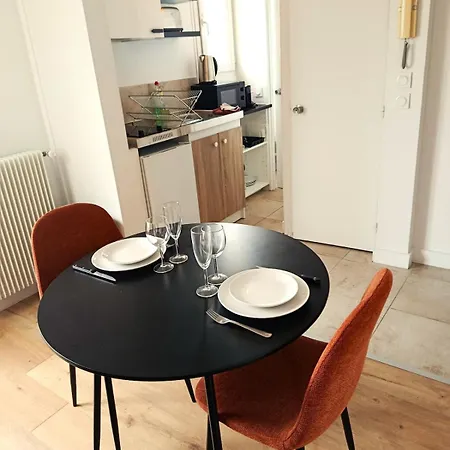 Le Nid De Laon -reims- 2 Pers, Parking Et Balcon