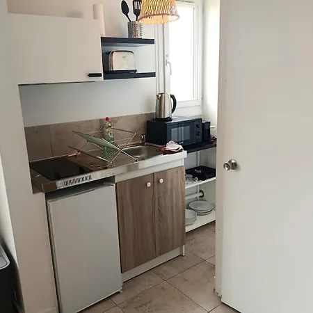 Διαμέρισμα Le Nid De Laon -reims- 2 Pers, Parking Et Balcon Ρενς
